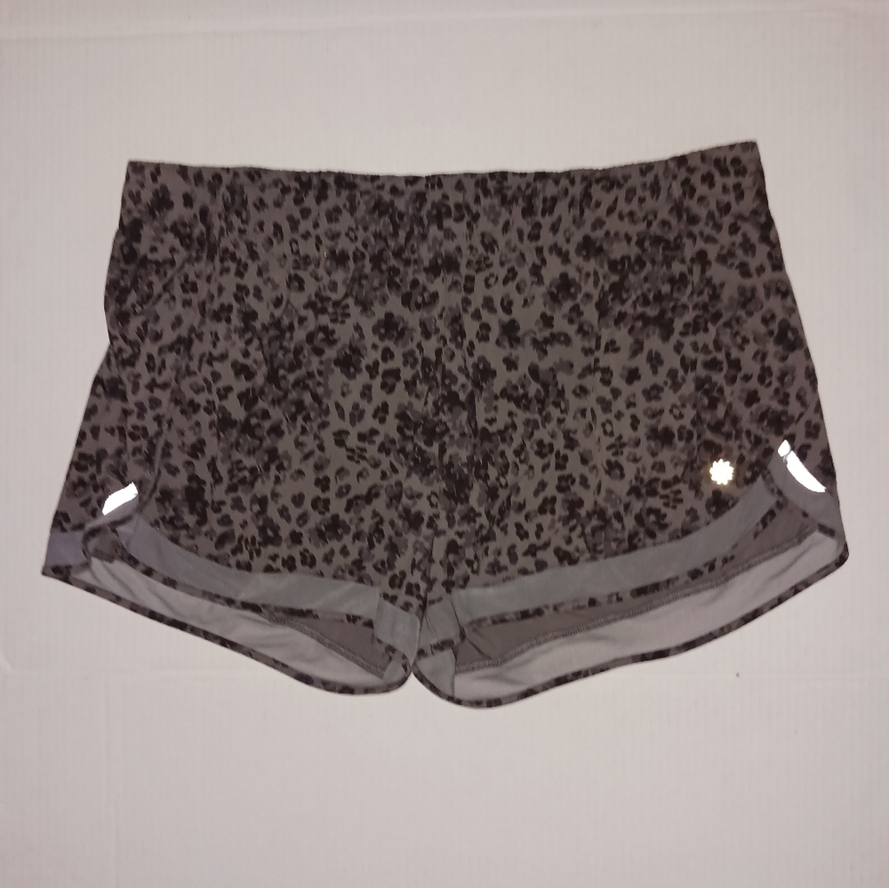 Athleta Shorts Size XL